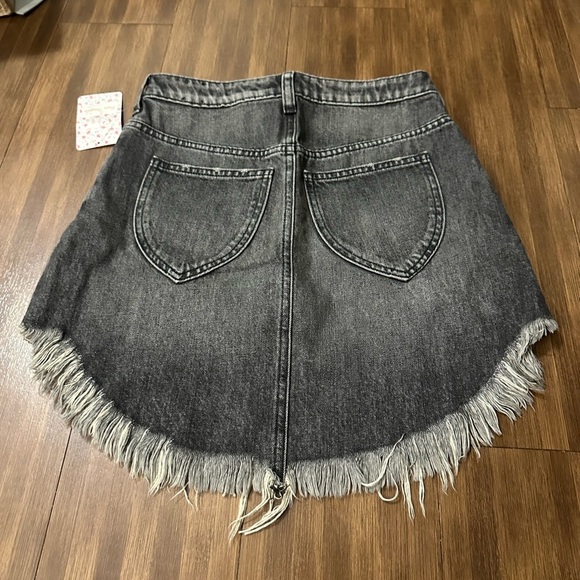 NWT free people we the free maverick frayed fringe mini skirt black denim sz 24 - Picture 7 of 7